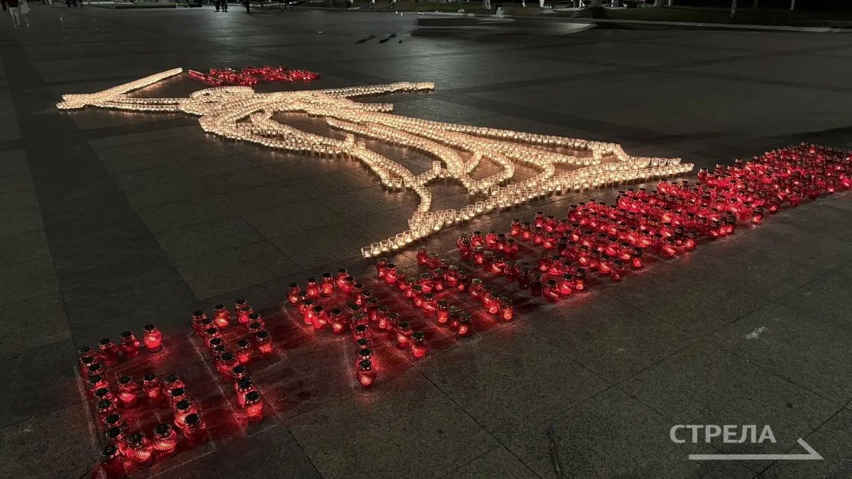 В 22:00 21 июня в Брянске возле стелы «Город воинской славы» прошли традиционные памятные мероприятия «Свеча памяти» и «Огненные картины войны», посвященные Дню памяти и скорби В 22:00 21 июня в Брянске возле стелы «Город воинской славы» прошли традиционные памятные мероприятия «Свеча памяти» и «Огненные картины войны», посвященные Дню памяти и скорби