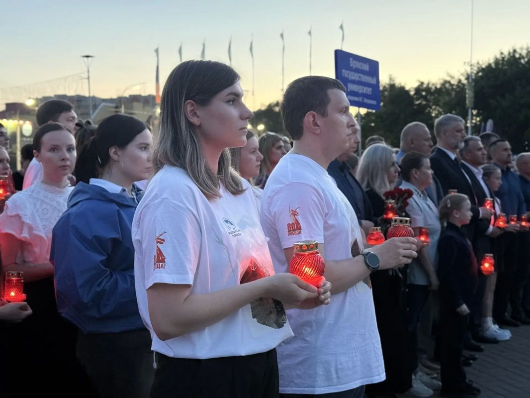 21 июня, в преддверии Дня памяти и скорби, Брянская область присоединилась к международной акции «Свеча памяти» 21 июня, в преддверии Дня памяти и скорби, Брянская область присоединилась к международной акции «Свеча памяти»