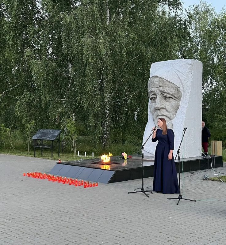 Сегодня, 22 июня, у мемориала «Скорбящая мать» в 4:00 состоялась Всероссийская акция «Свеча памяти», приуроченная ко Дню памяти и скорби Сегодня, 22 июня, у мемориала «Скорбящая мать» в 4:00 состоялась Всероссийская акция «Свеча памяти», приуроченная ко Дню памяти и скорби