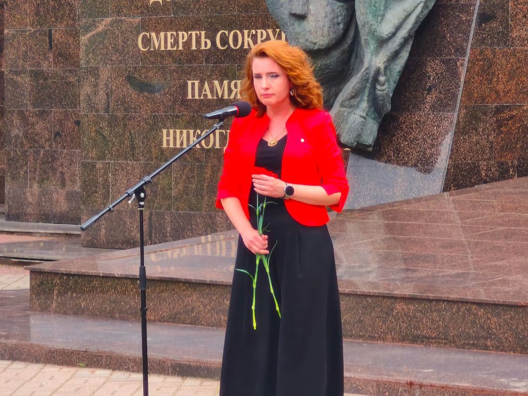 Программа первого дня V Международной научно-практической конференции «Партизанское движение в годы Второй мировой войны» продолжилась в мемориальном комплексе «Партизанская поляна» – в знаковом для всех брянцев месте... Программа первого дня V Международной научно-практической конференции «Партизанское движение в годы Второй мировой войны» продолжилась в мемориальном комплексе «Партизанская поляна» – в знаковом для всех брянцев месте...