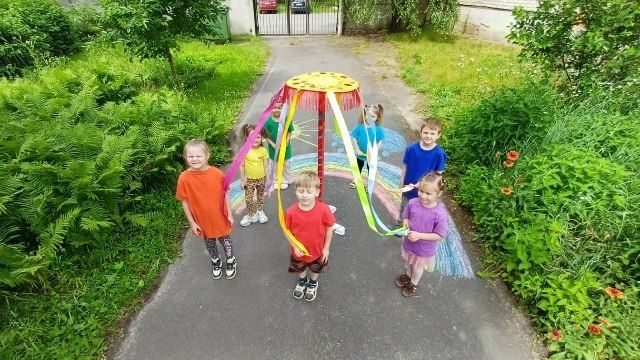 Лето — это яркое и самое красивое время года, когда можно увидеть много различных явлений, похожих на волшебство Лето — это яркое и самое красивое время года, когда можно увидеть много различных явлений, похожих на волшебство
