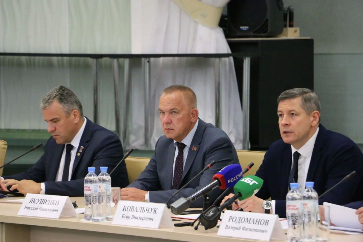 Заместитель председателя областной Думы Николай Якушенко принял участие в заседании Общественной палаты региона Заместитель председателя областной Думы Николай Якушенко принял участие в заседании Общественной палаты региона