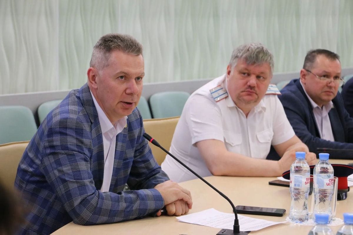 Заместитель председателя областной Думы Николай Якушенко принял участие в заседании Общественной палаты региона Заместитель председателя областной Думы Николай Якушенко принял участие в заседании Общественной палаты региона