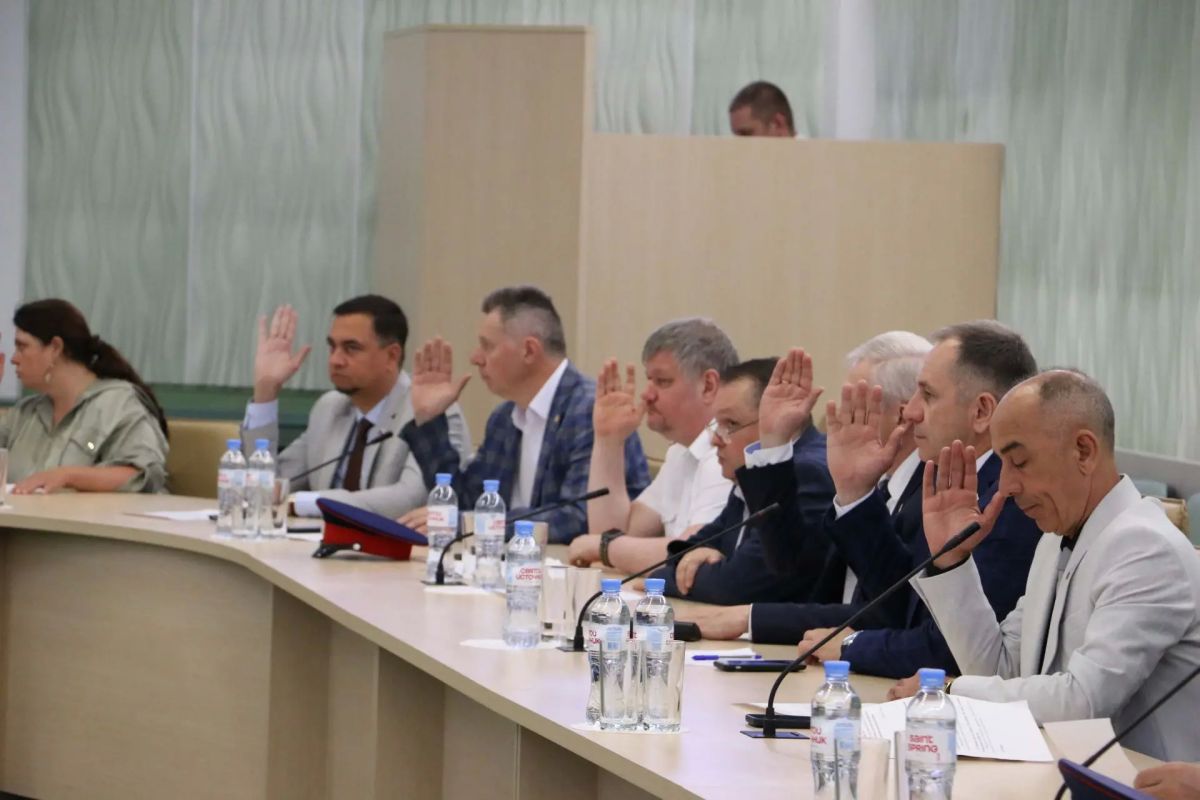 Заместитель председателя областной Думы Николай Якушенко принял участие в заседании Общественной палаты региона Заместитель председателя областной Думы Николай Якушенко принял участие в заседании Общественной палаты региона