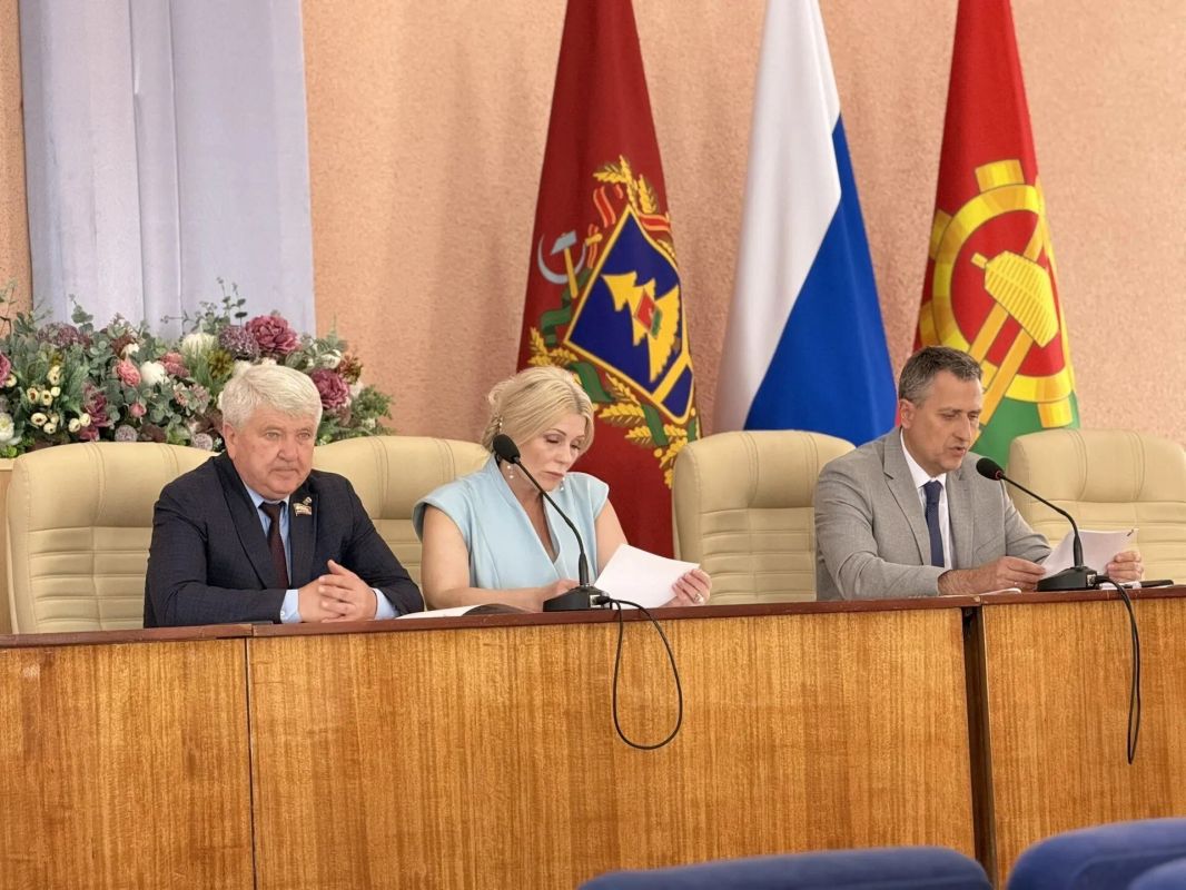 Сегодня состоялось 24-ое внеочередное заседание Клинцовского городского Совета народных депутатов Сегодня состоялось 24-ое внеочередное заседание Клинцовского городского Совета народных депутатов
