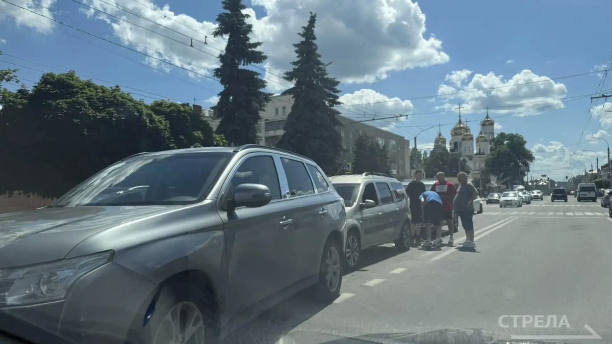 Сегодня, 24 июня, в Брянске произошло дорожно-транспортное происшествие Сегодня, 24 июня, в Брянске произошло дорожно-транспортное происшествие