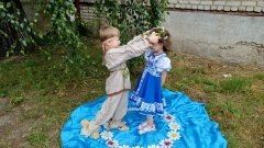 Я ромашку на лугу. Отыскать всегда смогу: Я ромашку на лугу. Отыскать всегда смогу: