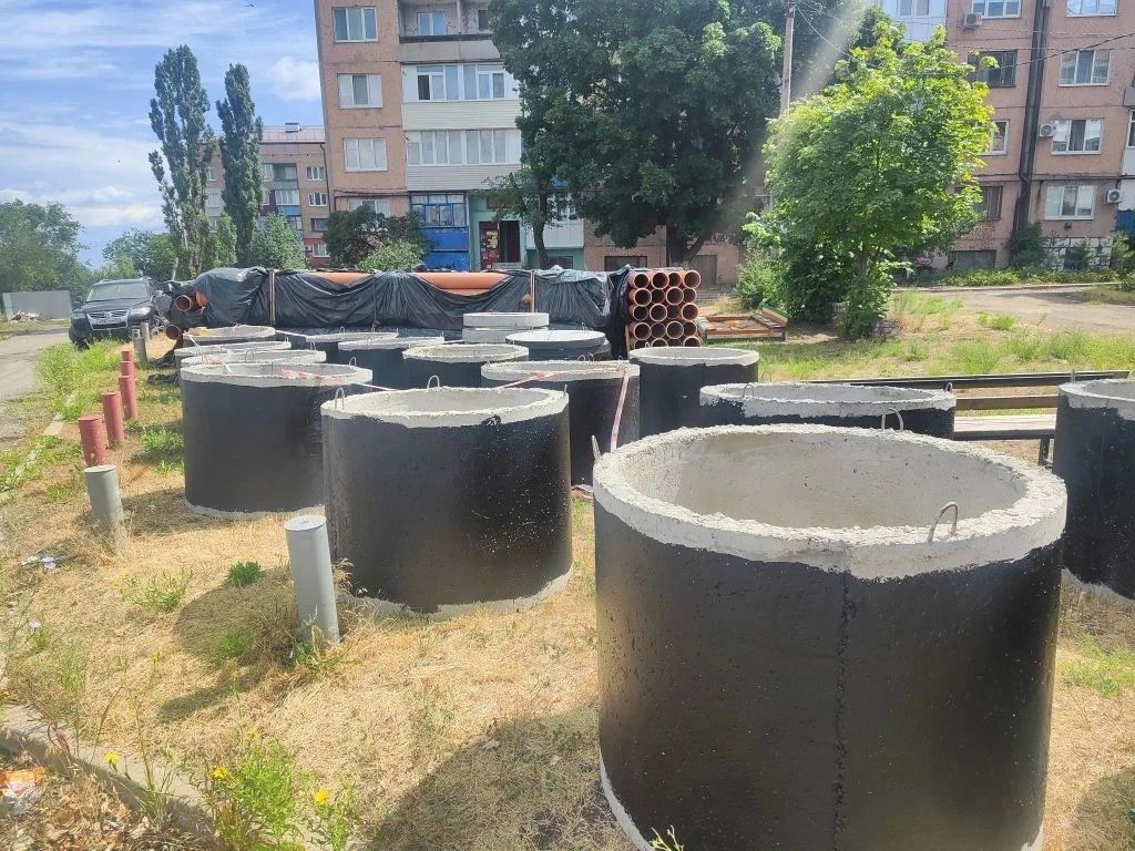Специалисты из Брянской области продолжают заниматься ремонтно-восстановительными работами в подшефной Брянке Луганской Народной Республики Специалисты из Брянской области продолжают заниматься ремонтно-восстановительными работами в подшефной Брянке Луганской Народной Республики