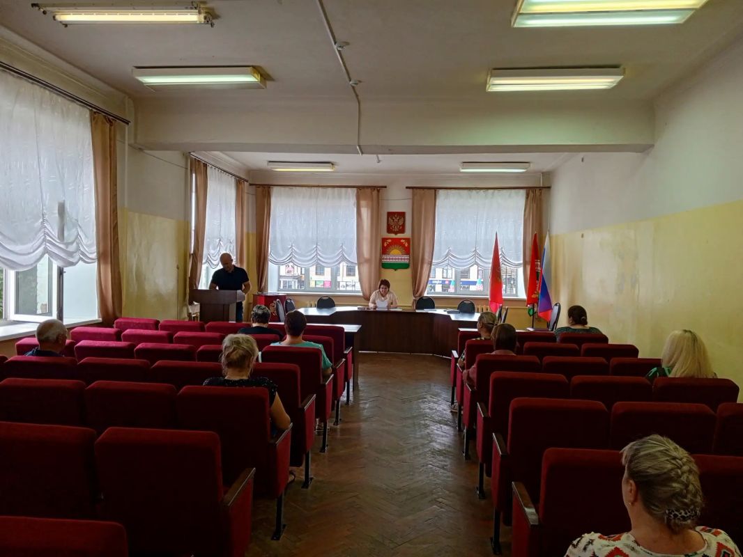 Под председательством первого заместителя главы администрации района Соломка С.Н., состоялось заседание постоянно действующей комиссии по охране труда при администрации Клинцовского района Под председательством первого заместителя главы администрации района Соломка С.Н., состоялось заседание постоянно действующей комиссии по охране труда при администрации Клинцовского района