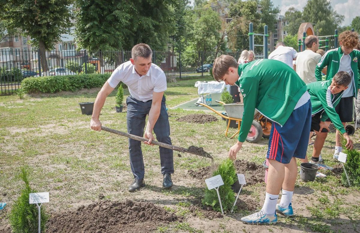 На стадионе имени «Брянских партизан» прошла акция «Зелёный старт» На стадионе имени «Брянских партизан» прошла акция «Зелёный старт»