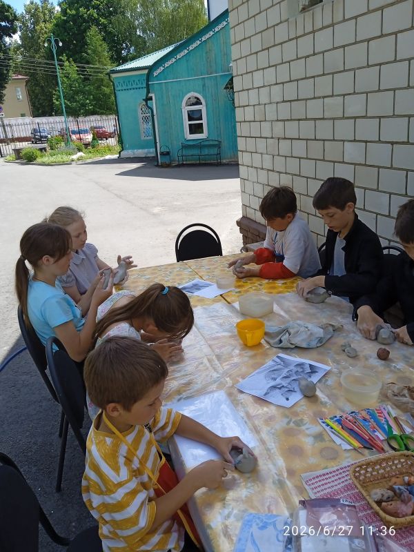 Педагог дополнительного образования Паршина Надежда Александровна для детей организовала и провела мастер –класс по глине «Птицы» в воскресной школе при храме Николая Чудотворца Педагог дополнительного образования Паршина Надежда Александровна для детей организовала и провела мастер –класс по глине «Птицы» в воскресной школе при храме Николая Чудотворца