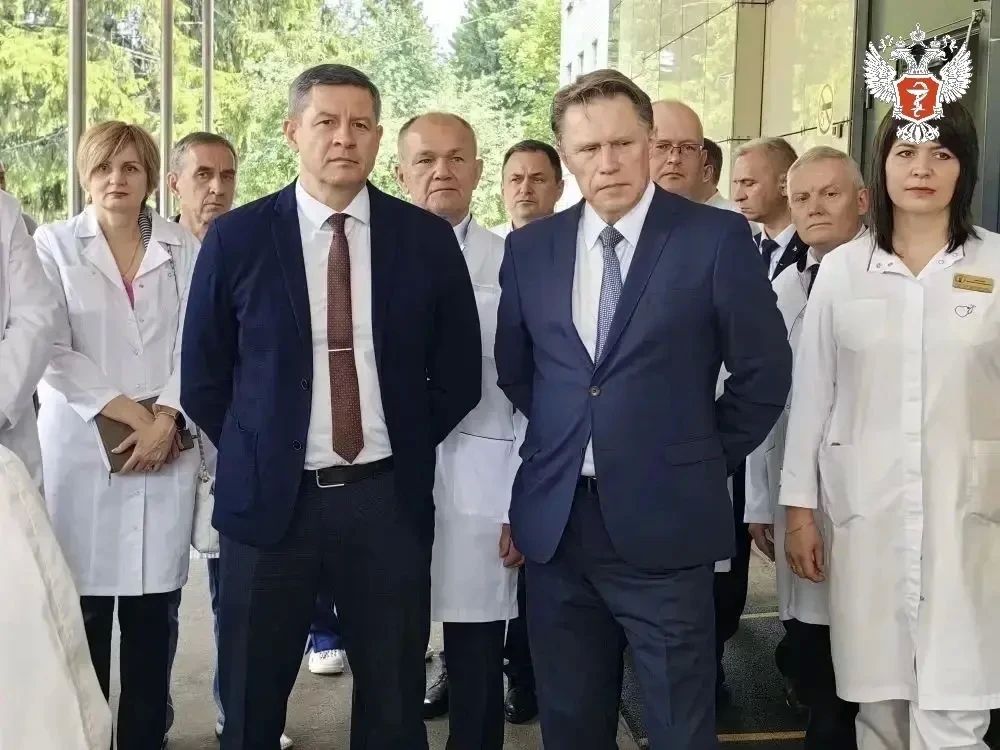 Михаил Мурашко открыл новое здание поликлиники в Брянске Михаил Мурашко открыл новое здание поликлиники в Брянске