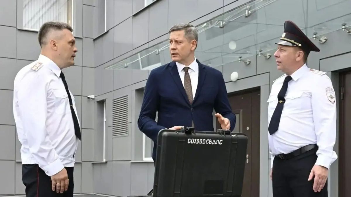Егор Ковальчук поздравил автоинспекторов с профессиональным праздником