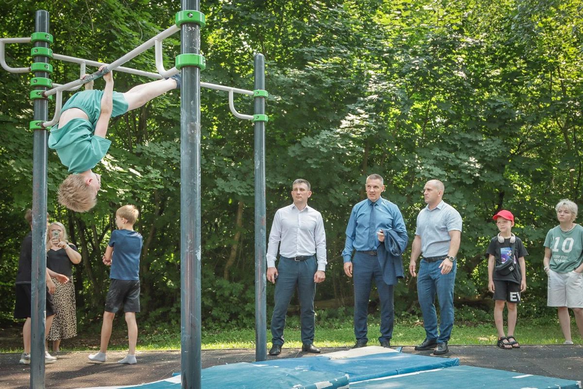 Городской фестиваль воздушно-силовой атлетики собрал более 70 любителей воркаута Городской фестиваль воздушно-силовой атлетики собрал более 70 любителей воркаута
