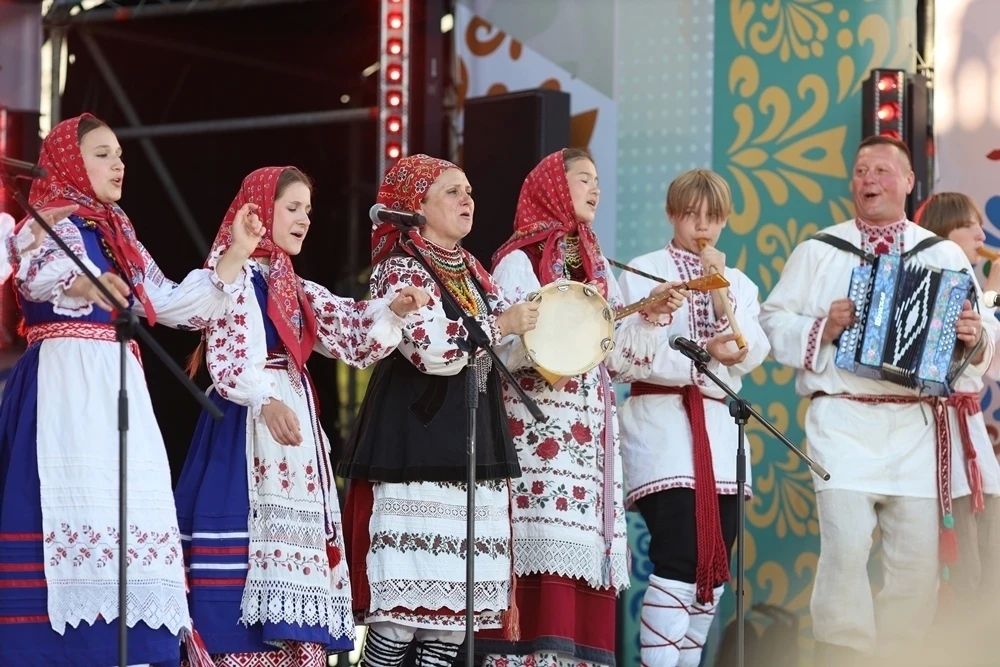 Брянский ансамбль "Земляничка" - Лауреат Фольклориады Брянский ансамбль "Земляничка" - Лауреат Фольклориады