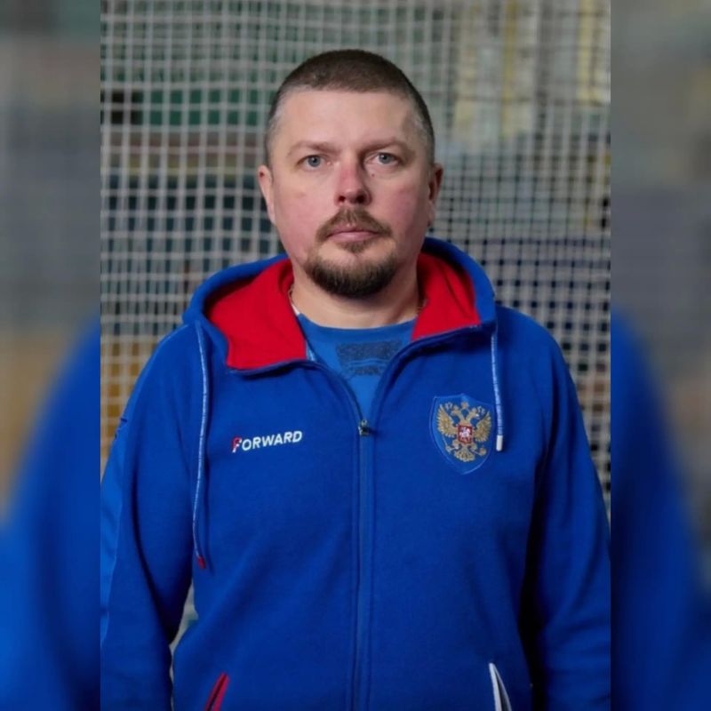 Коллектив департамента физической культуры и спорта поздравляет с днем рождения тренера Юрия Михайловича Сумичева