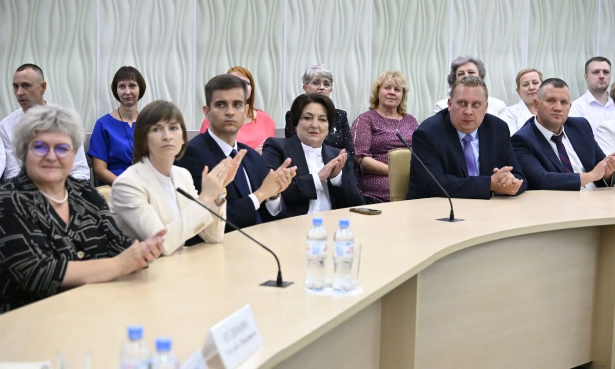 Егор Ковальчук: 26 медицинских работников Брянской области получили государственные, ведомственные и региональные награды Егор Ковальчук: 26 медицинских работников Брянской области получили государственные, ведомственные и региональные награды