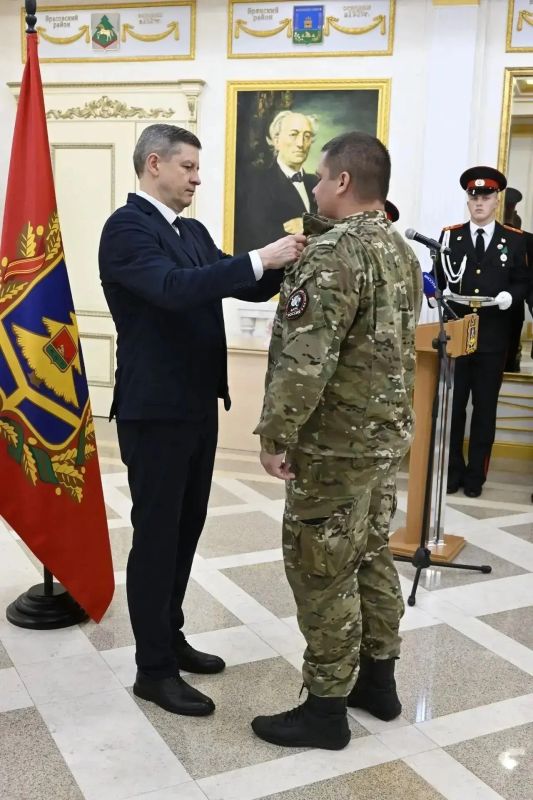 В День образования Брянской области Егор Ковальчук вручил госнаграды за личные заслуги, проявленные как в профессиональной сфере, так и в экстремальных обстоятельствах, требующих мужества, отваги и самоотверженности В День образования Брянской области Егор Ковальчук вручил госнаграды за личные заслуги, проявленные как в профессиональной сфере, так и в экстремальных обстоятельствах, требующих мужества, отваги и самоотверженности