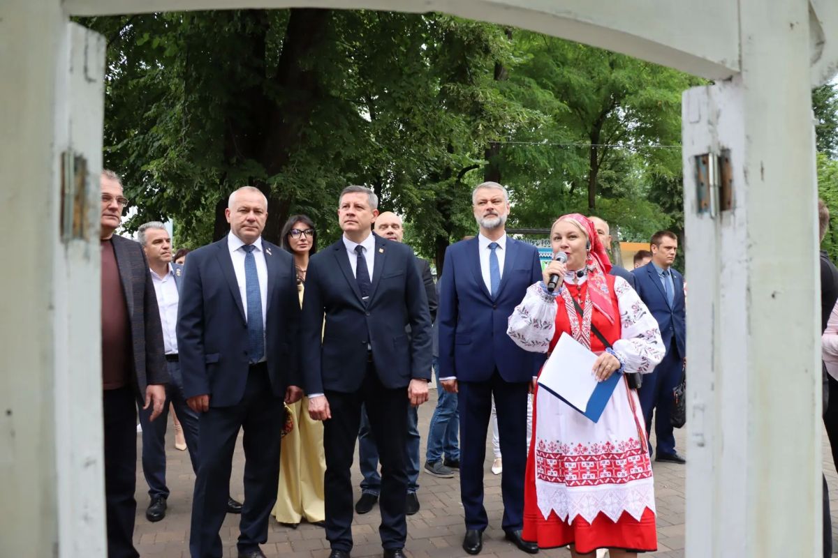С любовью к малой Родине: проект «Родные окна С любовью к малой Родине: проект «Родные окна