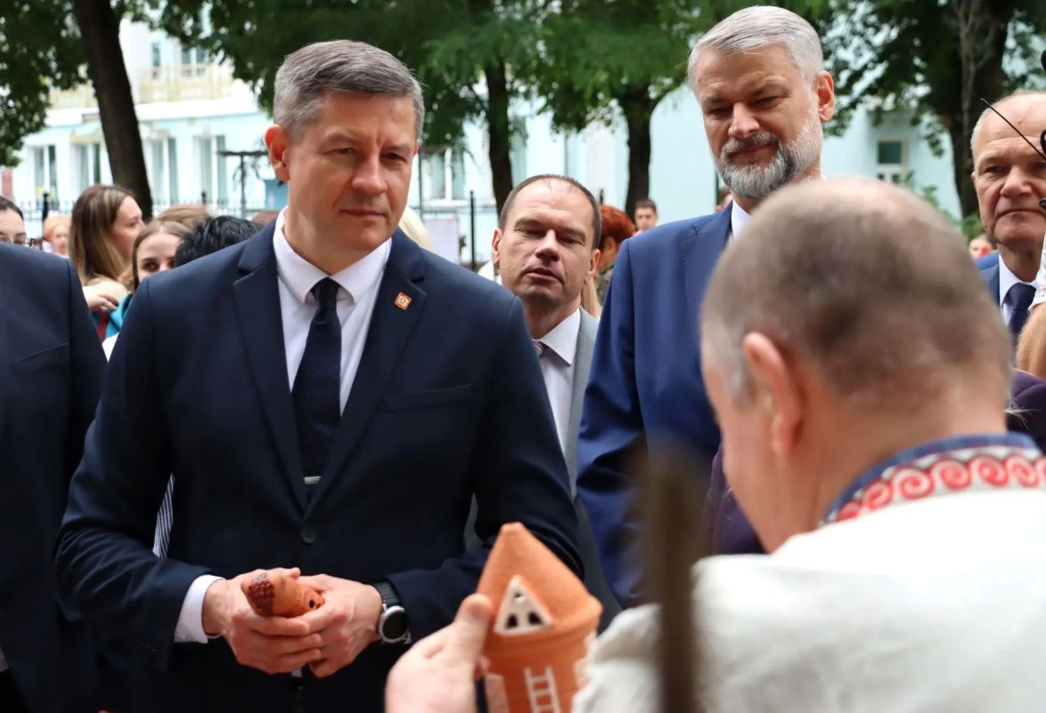 С любовью к малой Родине: проект «Родные окна С любовью к малой Родине: проект «Родные окна