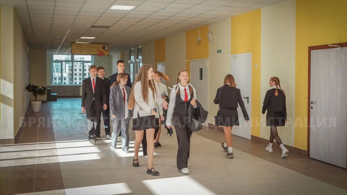 В Брянске выдали более 500 медалей и установили рекорд по стобалльникам