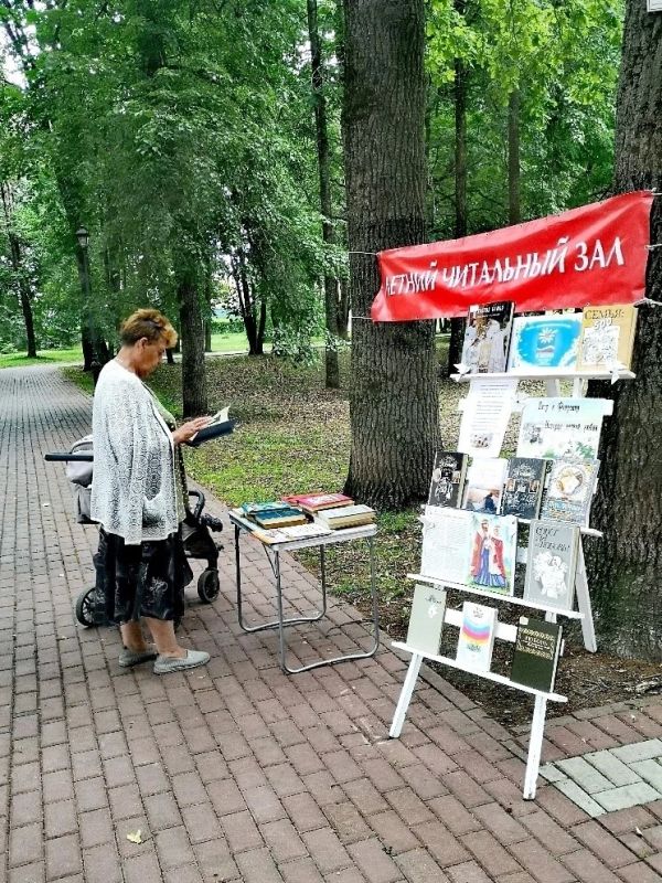 8 июля в России отмечается День семьи, любви и верности — праздник, посвящённый духовным ценностям и крепким семейным отношениям