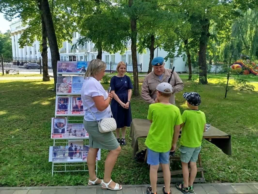 Команда проекта «НАШИ мальчики» Детских библиотек города Брянска приняла участие в мероприятии, посвященном Дню ветеранов боевых действий Команда проекта «НАШИ мальчики» Детских библиотек города Брянска приняла участие в мероприятии, посвященном Дню ветеранов боевых действий