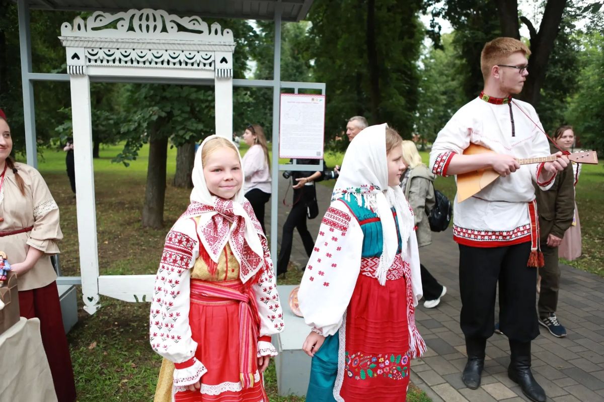 ДЕНЬ БРЯНСКОЙ ОБЛАСТИ В МАЙСКОМ ПАРКЕ ДЕНЬ БРЯНСКОЙ ОБЛАСТИ В МАЙСКОМ ПАРКЕ