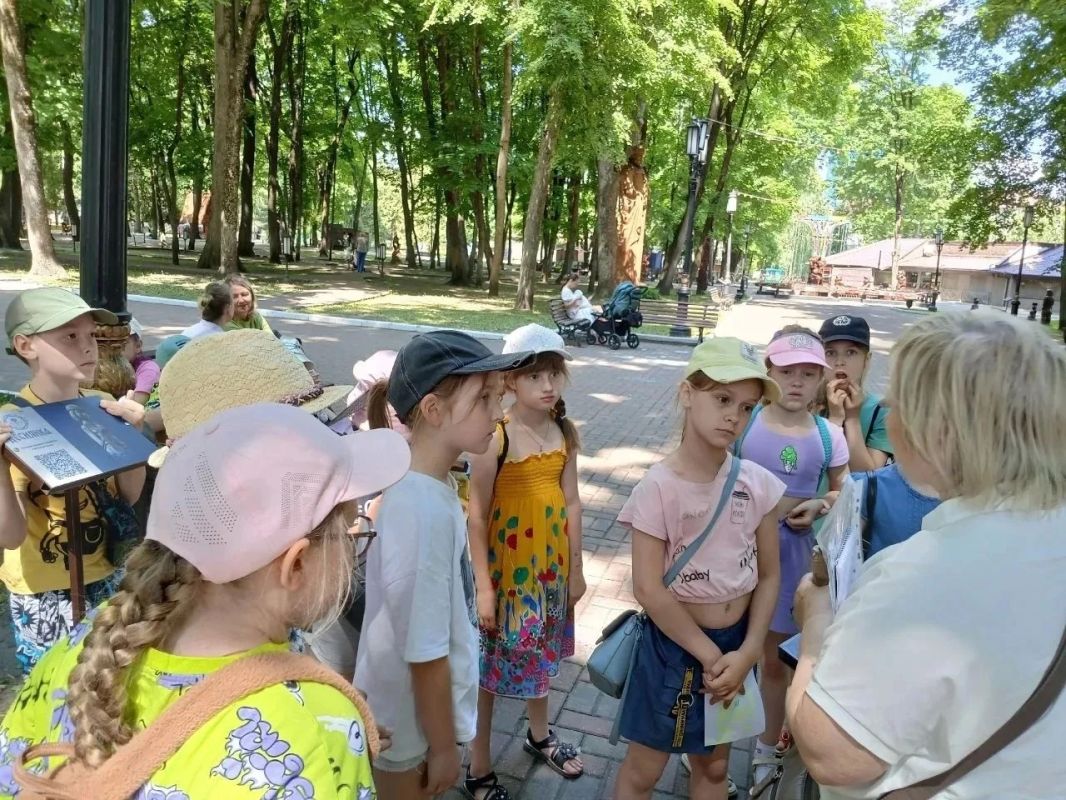 ЭКСКУРСИИ В ПАРКЕ-МУЗЕЕ ИМ. А.К. ТОЛСТОГО ЭКСКУРСИИ В ПАРКЕ-МУЗЕЕ ИМ. А.К. ТОЛСТОГО
