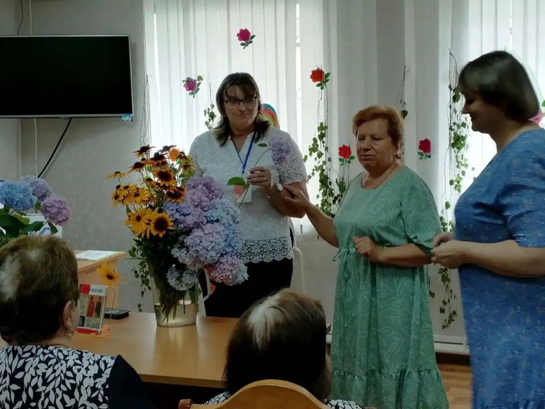 Ромашковое счастье. 8 июля в России празднуется День семьи, любви и верности Ромашковое счастье. 8 июля в России празднуется День семьи, любви и верности