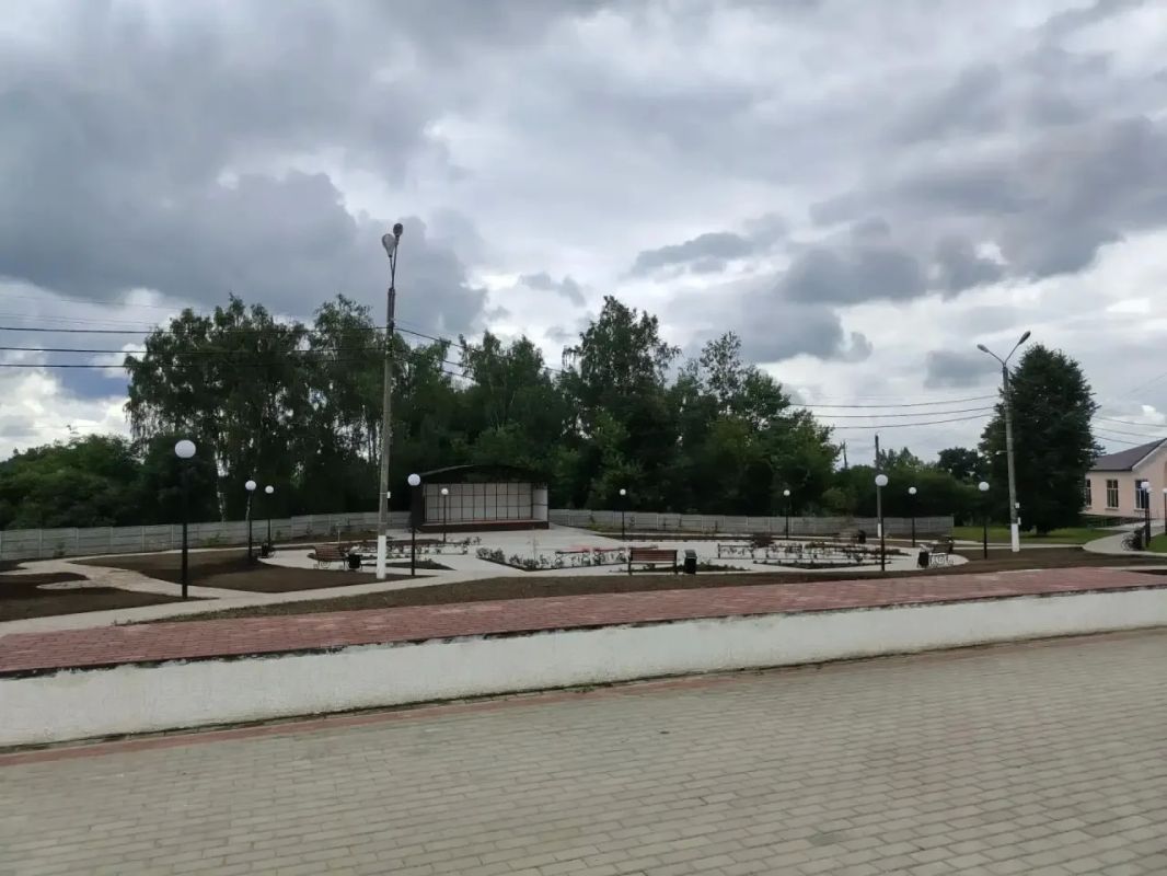 В поселке Выгоничи Брянской области завершился четвертый этап благоустройства Аллеи Славы В поселке Выгоничи Брянской области завершился четвертый этап благоустройства Аллеи Славы