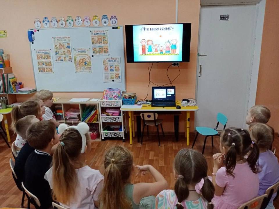 8 июля отмечается самый тёплый, нежный, любимый Всероссийский праздник «День семьи, любви и верности» 8 июля отмечается самый тёплый, нежный, любимый Всероссийский праздник «День семьи, любви и верности»