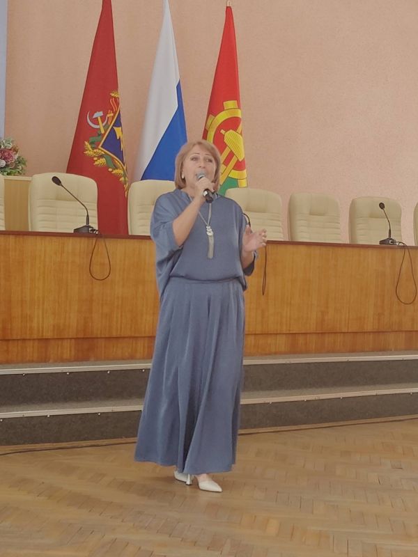 8 июля 2026 года в нашем городе состоялось праздничное мероприятие, посвящённое Всероссийскому дню семьи, любви и верности 8 июля 2026 года в нашем городе состоялось праздничное мероприятие, посвящённое Всероссийскому дню семьи, любви и верности
