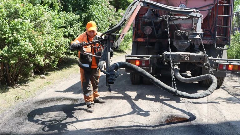 В Брянске за день обновили 410 «квадратов» асфальта