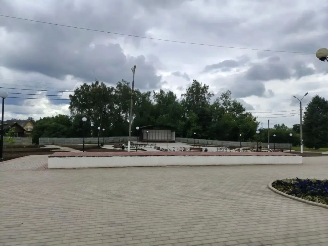 В поселке Выгоничи Брянской области завершился четвертый этап благоустройства Аллеи Славы В поселке Выгоничи Брянской области завершился четвертый этап благоустройства Аллеи Славы