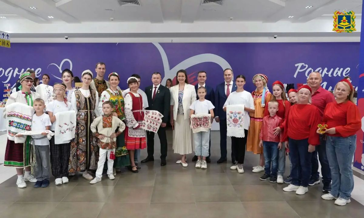 Делегация Брянской области принимает участие во Всероссийском форуме «Родные-любимые» Делегация Брянской области принимает участие во Всероссийском форуме «Родные-любимые»