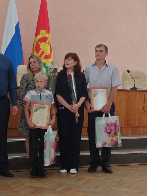 8 июля 2026 года в нашем городе состоялось праздничное мероприятие, посвящённое Всероссийскому дню семьи, любви и верности 8 июля 2026 года в нашем городе состоялось праздничное мероприятие, посвящённое Всероссийскому дню семьи, любви и верности