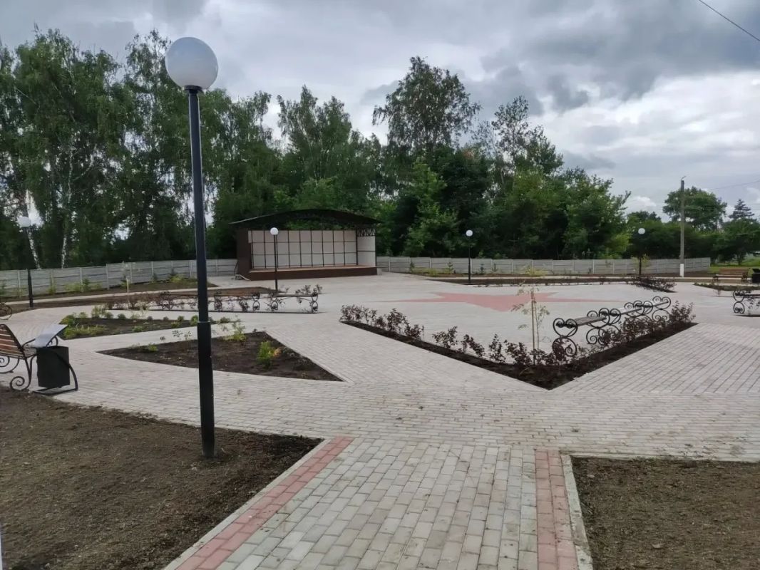 В поселке Выгоничи Брянской области завершился четвертый этап благоустройства Аллеи Славы В поселке Выгоничи Брянской области завершился четвертый этап благоустройства Аллеи Славы