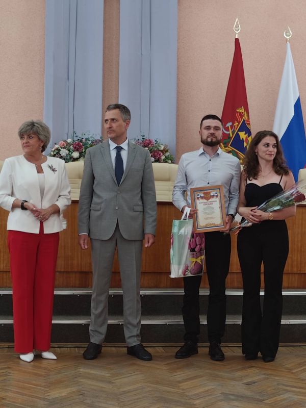 8 июля 2026 года в нашем городе состоялось праздничное мероприятие, посвящённое Всероссийскому дню семьи, любви и верности 8 июля 2026 года в нашем городе состоялось праздничное мероприятие, посвящённое Всероссийскому дню семьи, любви и верности