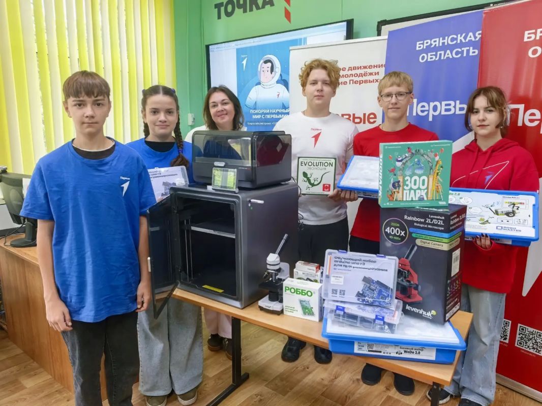 В декабре 2025 года команда первичного отделения «Движения Первых» Мартьяновской школы под чутким руководством Марины Михайловны Пчеленок участвовала во Всероссийском конкурсе «Первые в науке» В декабре 2025 года команда первичного отделения «Движения Первых» Мартьяновской школы под чутким руководством Марины Михайловны Пчеленок участвовала во Всероссийском конкурсе «Первые в науке»