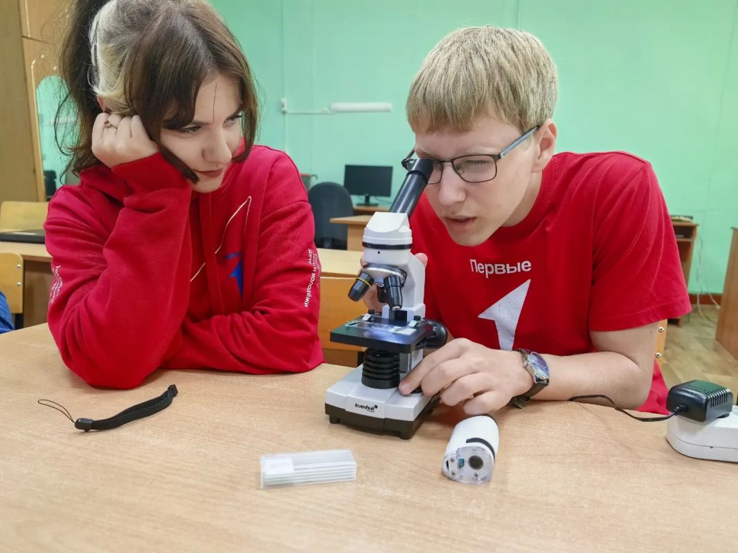 В декабре 2025 года команда первичного отделения «Движения Первых» Мартьяновской школы под чутким руководством Марины Михайловны Пчеленок участвовала во Всероссийском конкурсе «Первые в науке» В декабре 2025 года команда первичного отделения «Движения Первых» Мартьяновской школы под чутким руководством Марины Михайловны Пчеленок участвовала во Всероссийском конкурсе «Первые в науке»