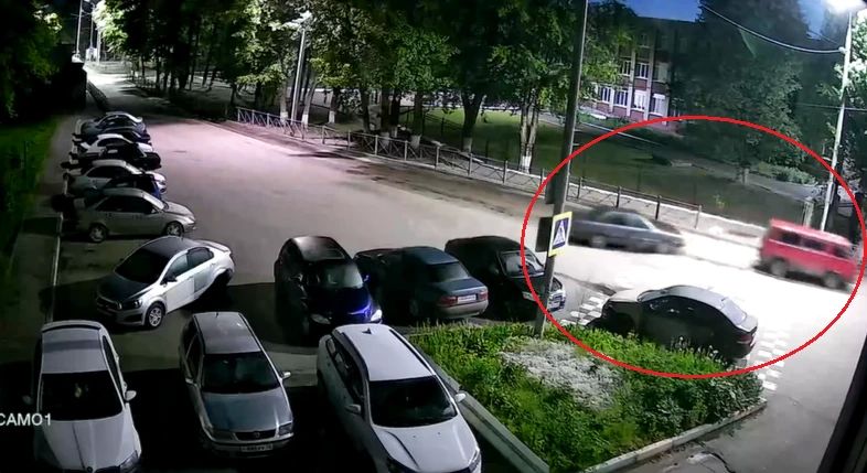 Брянские полицейские раскрыли кражу автомобиля по горячим следам Брянские полицейские раскрыли кражу автомобиля по горячим следам