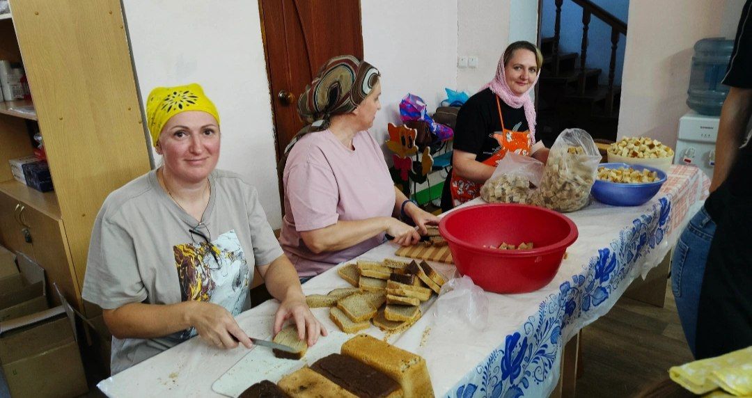 В Клинцах продолжается сбор гуманитарной помощи для участников СВО В Клинцах продолжается сбор гуманитарной помощи для участников СВО