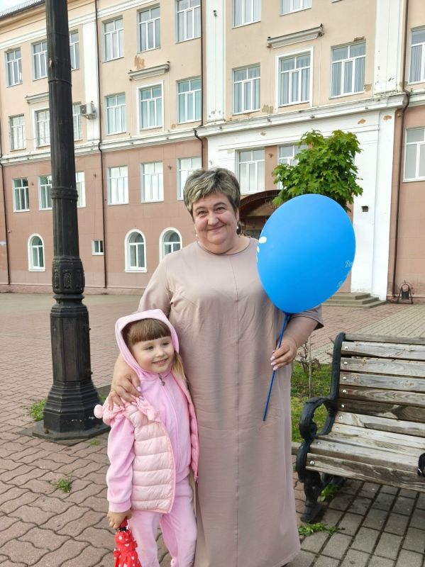 8 июля в честь доброго и душевного праздника — Дня семьи, любви и верности — сотрудники МБУДОСЮТ провели уличную акцию «Ромашки нежный лепесток» 8 июля в честь доброго и душевного праздника — Дня семьи, любви и верности — сотрудники МБУДОСЮТ провели уличную акцию «Ромашки нежный лепесток»