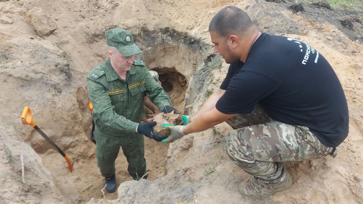 В рамках всероссийской патриотической акции «Вахта Памяти» сотрудники следственного управления СК России по Брянской области приняли участие в поисковых мероприятиях в городе Жуковке В рамках всероссийской патриотической акции «Вахта Памяти» сотрудники следственного управления СК России по Брянской области приняли участие в поисковых мероприятиях в городе Жуковке