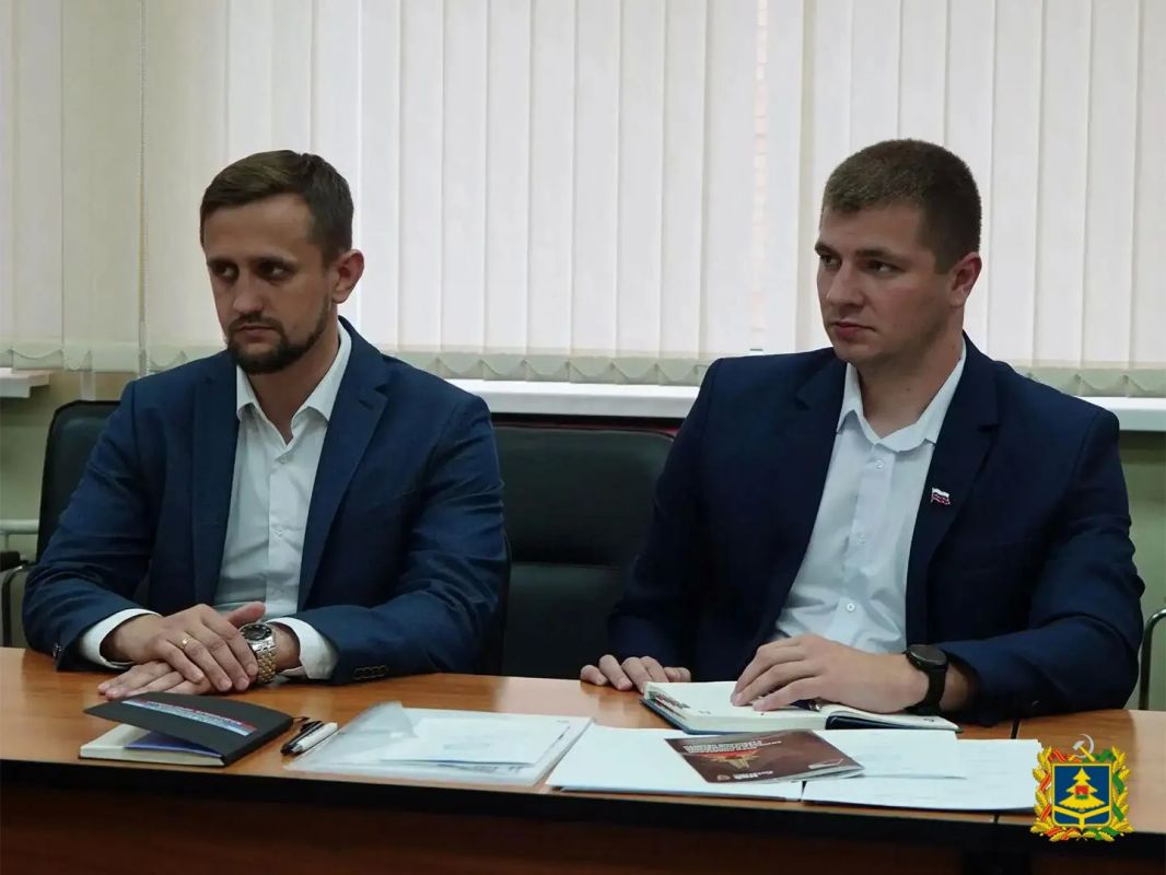Врио Губернатора Брянской области Егор Ковальчук встретился с участниками программы «Брянские герои» Врио Губернатора Брянской области Егор Ковальчук встретился с участниками программы «Брянские герои»