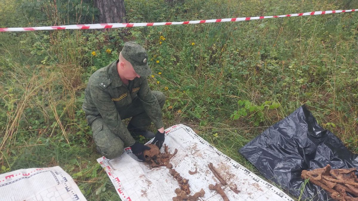 В рамках всероссийской патриотической акции «Вахта Памяти» сотрудники следственного управления СК России по Брянской области приняли участие в поисковых мероприятиях в городе Жуковке В рамках всероссийской патриотической акции «Вахта Памяти» сотрудники следственного управления СК России по Брянской области приняли участие в поисковых мероприятиях в городе Жуковке