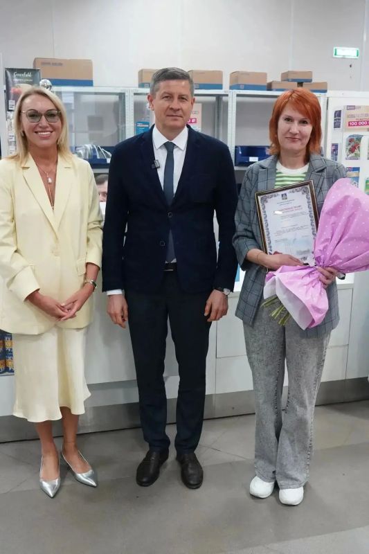 Егор Ковальчук: В День российской почты с удовольствием приехал к сотрудникам Почты России Егор Ковальчук: В День российской почты с удовольствием приехал к сотрудникам Почты России