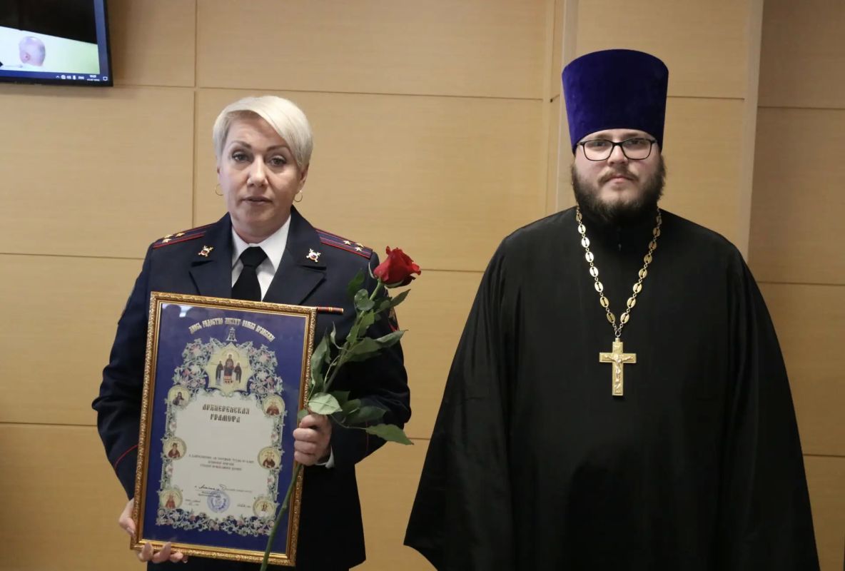 В УМВД России по Брянской области состоялось торжественное мероприятие, приуроченное к празднованию 82-й годовщины образования Управления В УМВД России по Брянской области состоялось торжественное мероприятие, приуроченное к празднованию 82-й годовщины образования Управления