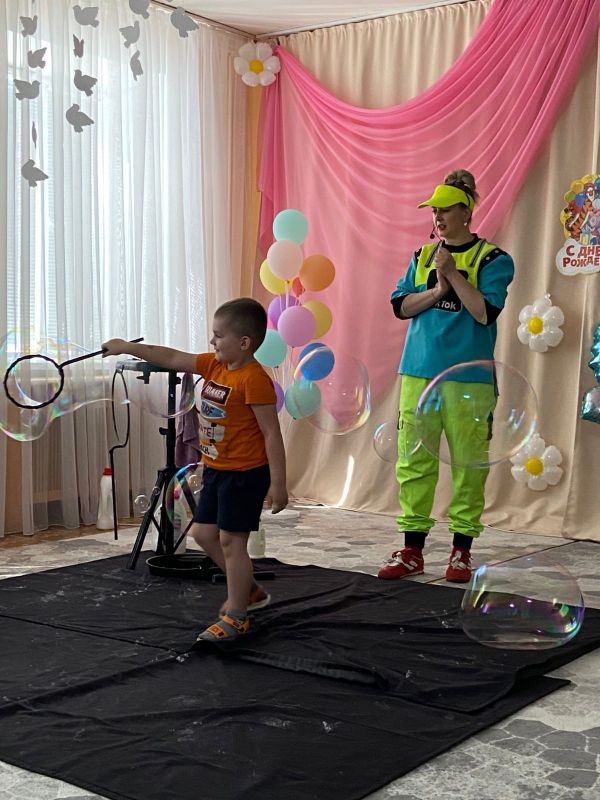 Есть на свете чудо, которое любят все дети на планете Есть на свете чудо, которое любят все дети на планете